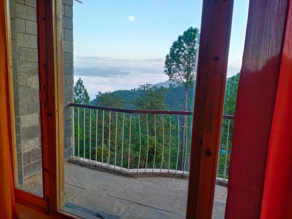 Elphinstone Inn Almora Exterior foto