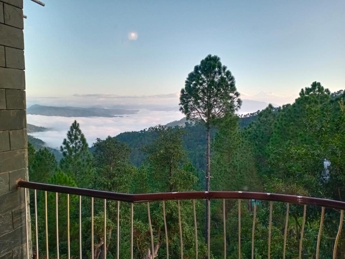 Elphinstone Inn Almora Exterior foto