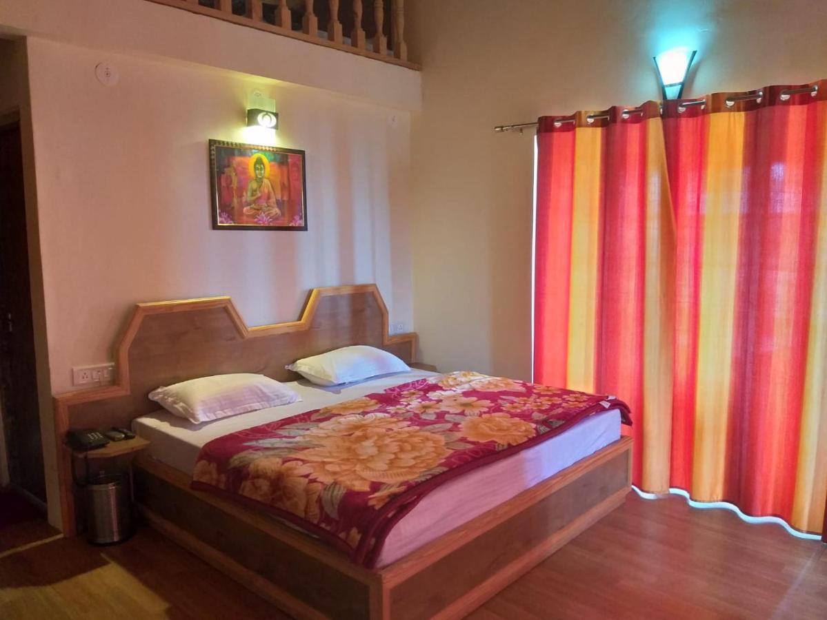 Elphinstone Inn Almora Exterior foto