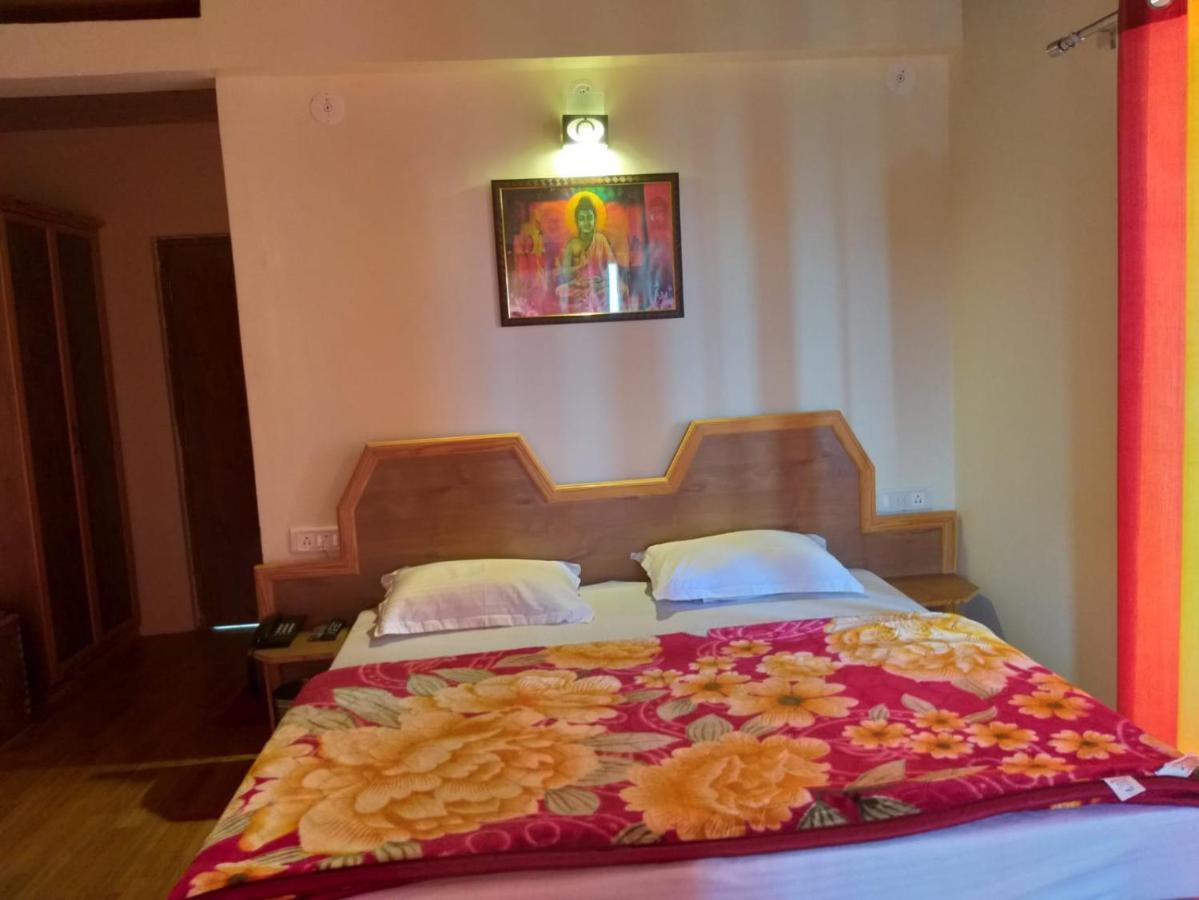 Elphinstone Inn Almora Exterior foto