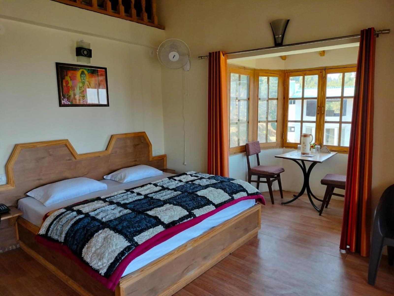 Elphinstone Inn Almora Exterior foto