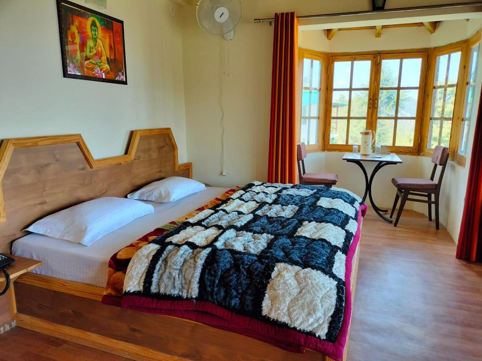 Elphinstone Inn Almora Exterior foto