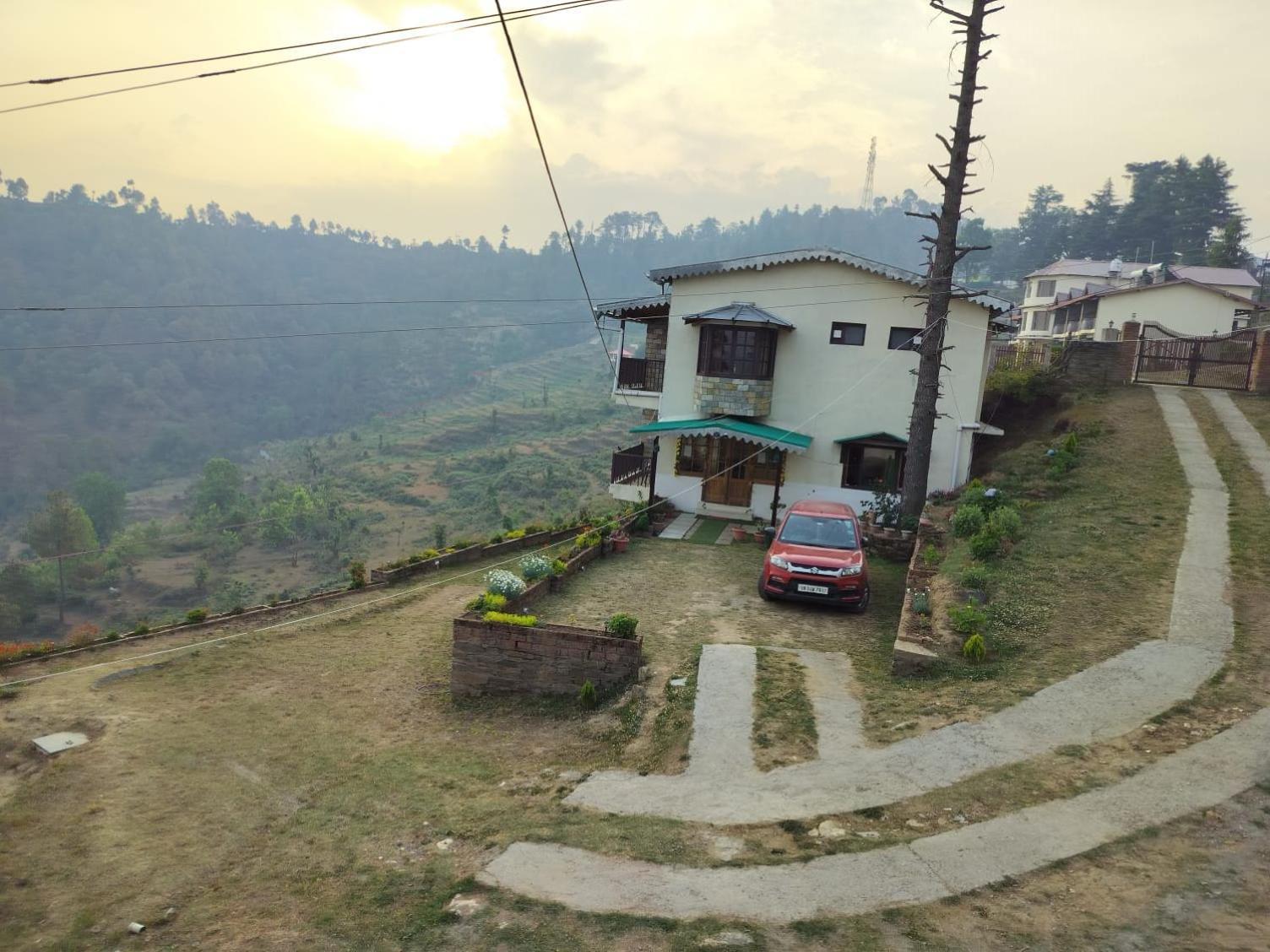 Elphinstone Inn Almora Exterior foto
