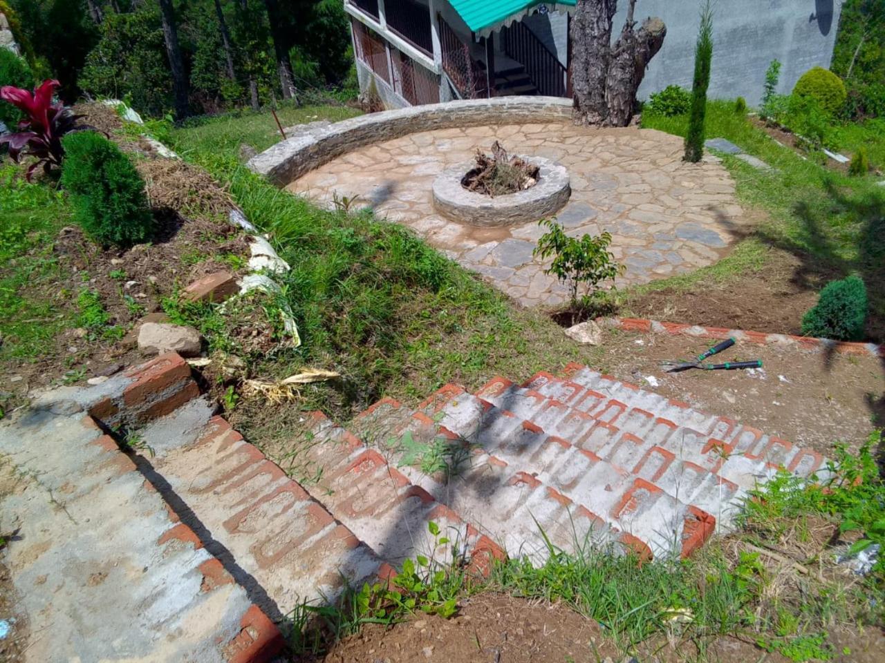 Elphinstone Inn Almora Exterior foto